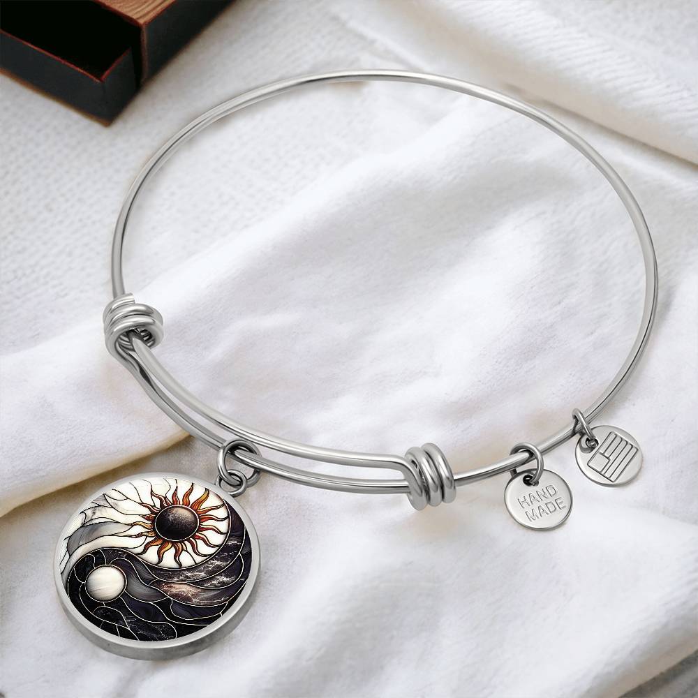 Sun and Moon Bracelet, Personalized Celestial Jewelry, 18K Gold Yin and Yang Charm Pendant, Harmony & Unity Space Gift For Her