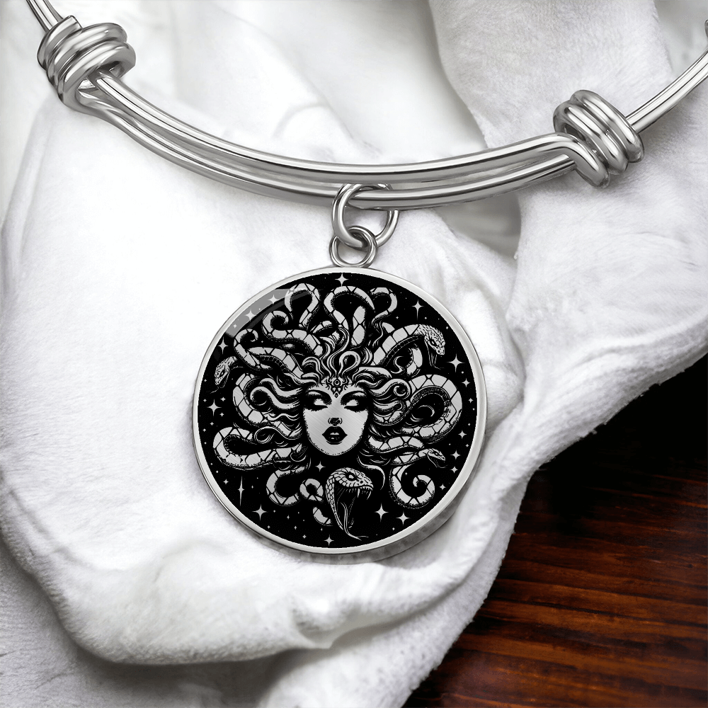 Medusa Pendant Bracelet – Stainless Steel or 18K Gold