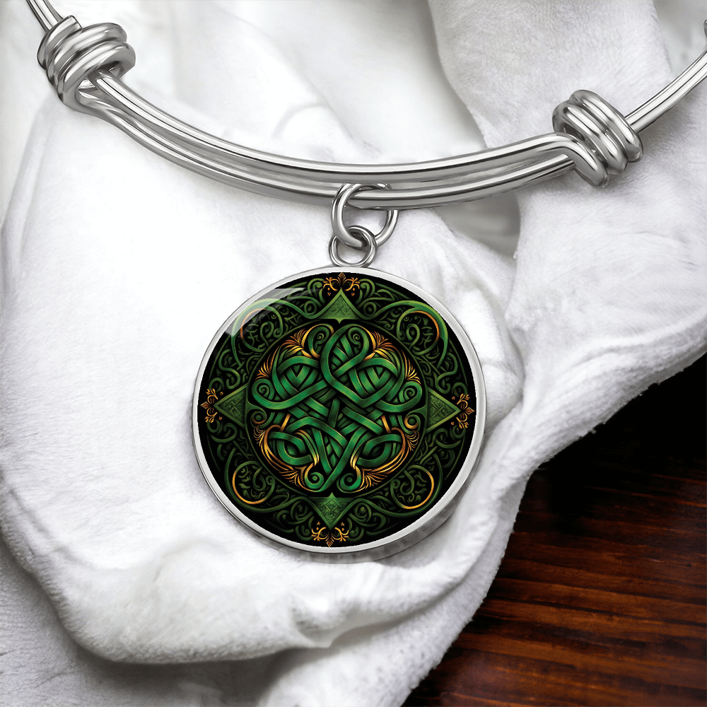 Green Celtic Knot Bracelet - Romantic Pendant Jewelry