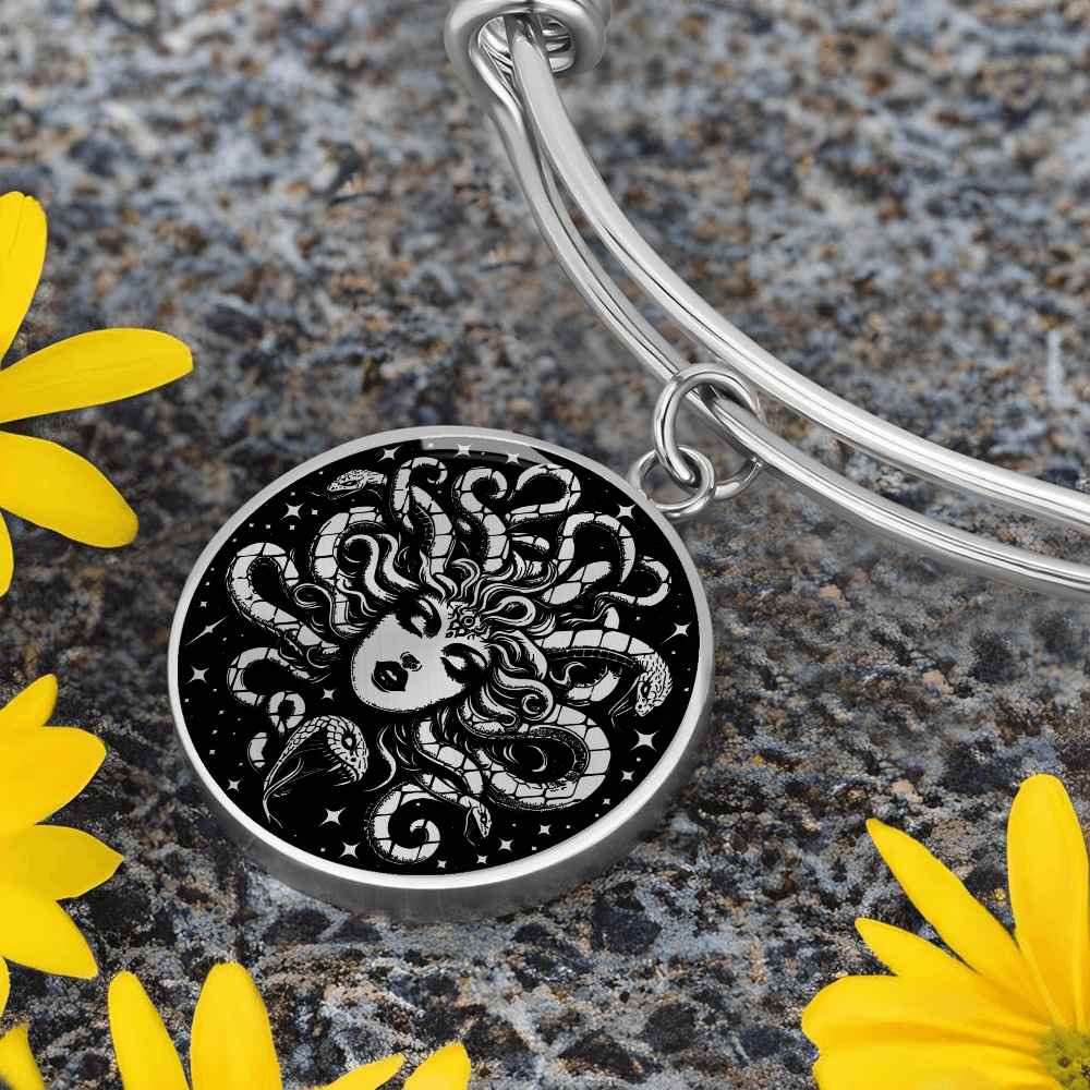 Medusa Pendant Bracelet – Stainless Steel or 18K Gold