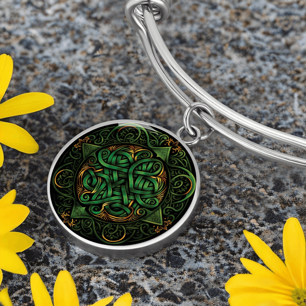 Green Celtic Knot Bracelet - Romantic Pendant Jewelry