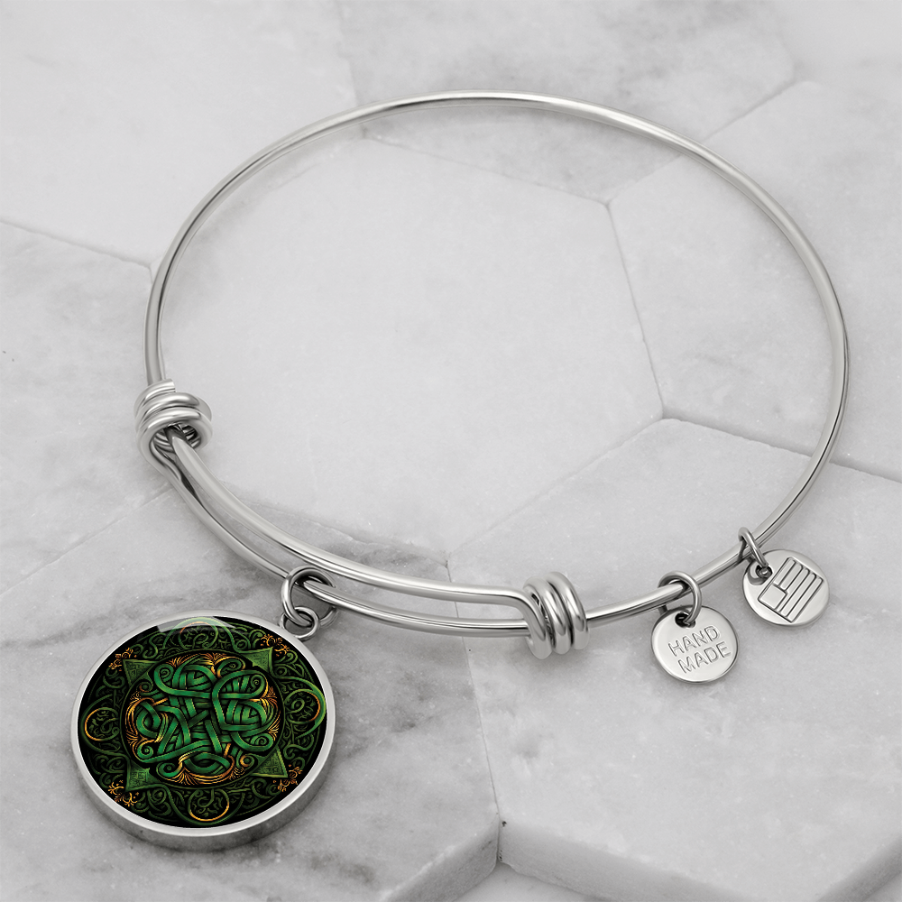 Green Celtic Knot Bracelet - Romantic Pendant Jewelry