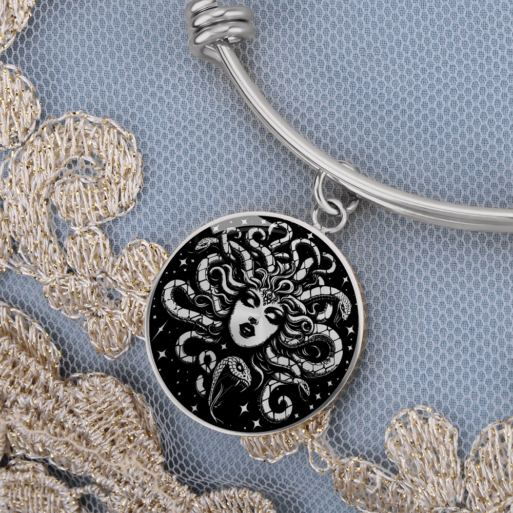 Medusa Pendant Bracelet – Stainless Steel or 18K Gold