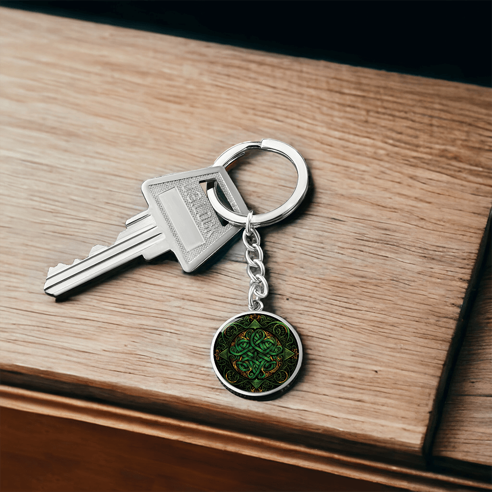 Green Celtic Knot Keychain - Romantic Pendant Jewelry