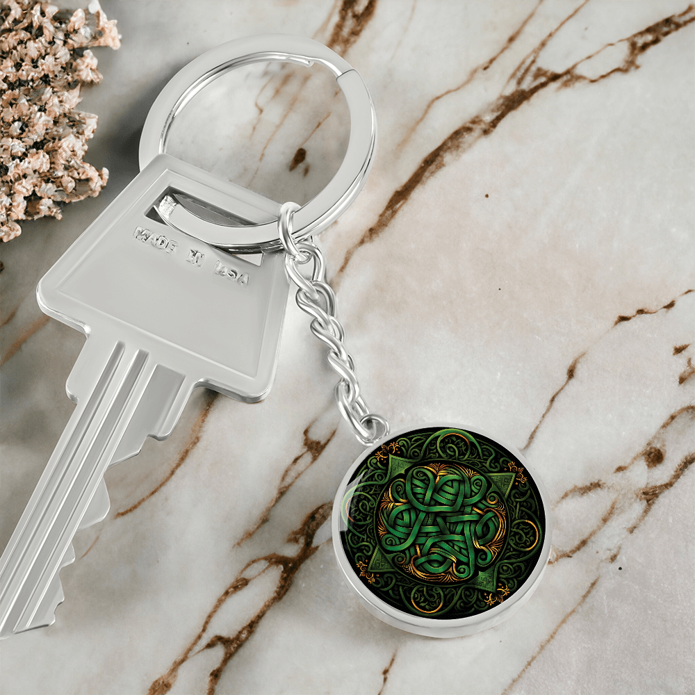 Green Celtic Knot Keychain - Romantic Pendant Jewelry