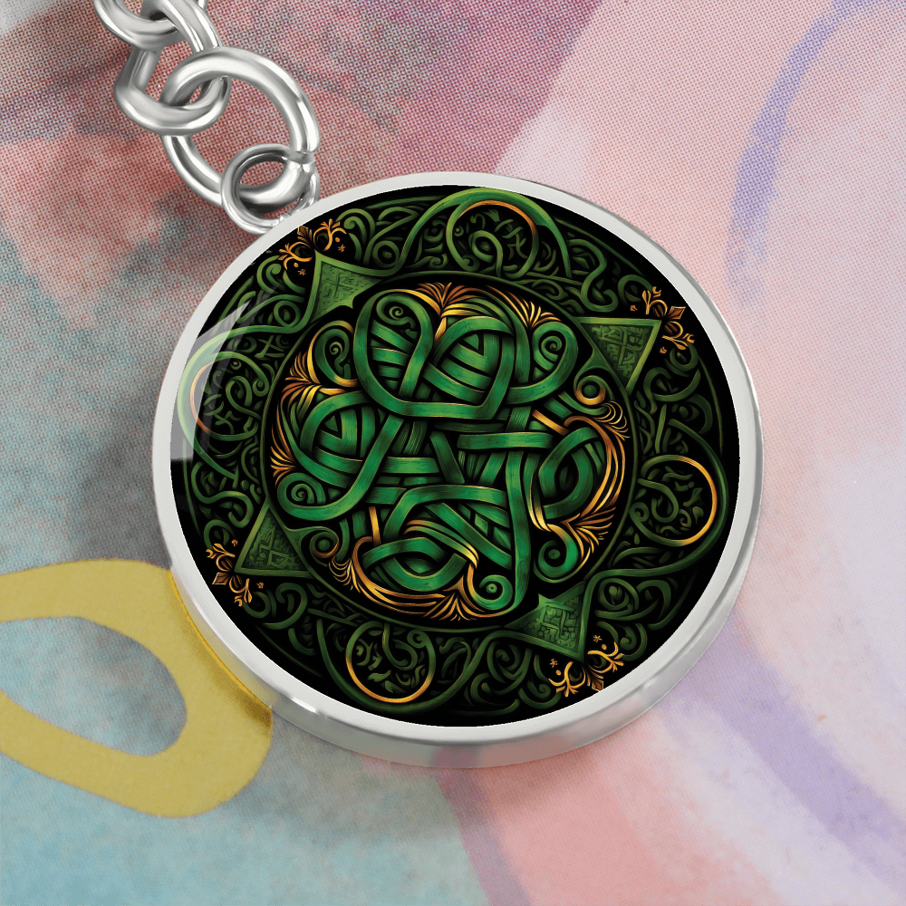 Green Celtic Knot Keychain - Romantic Pendant Jewelry