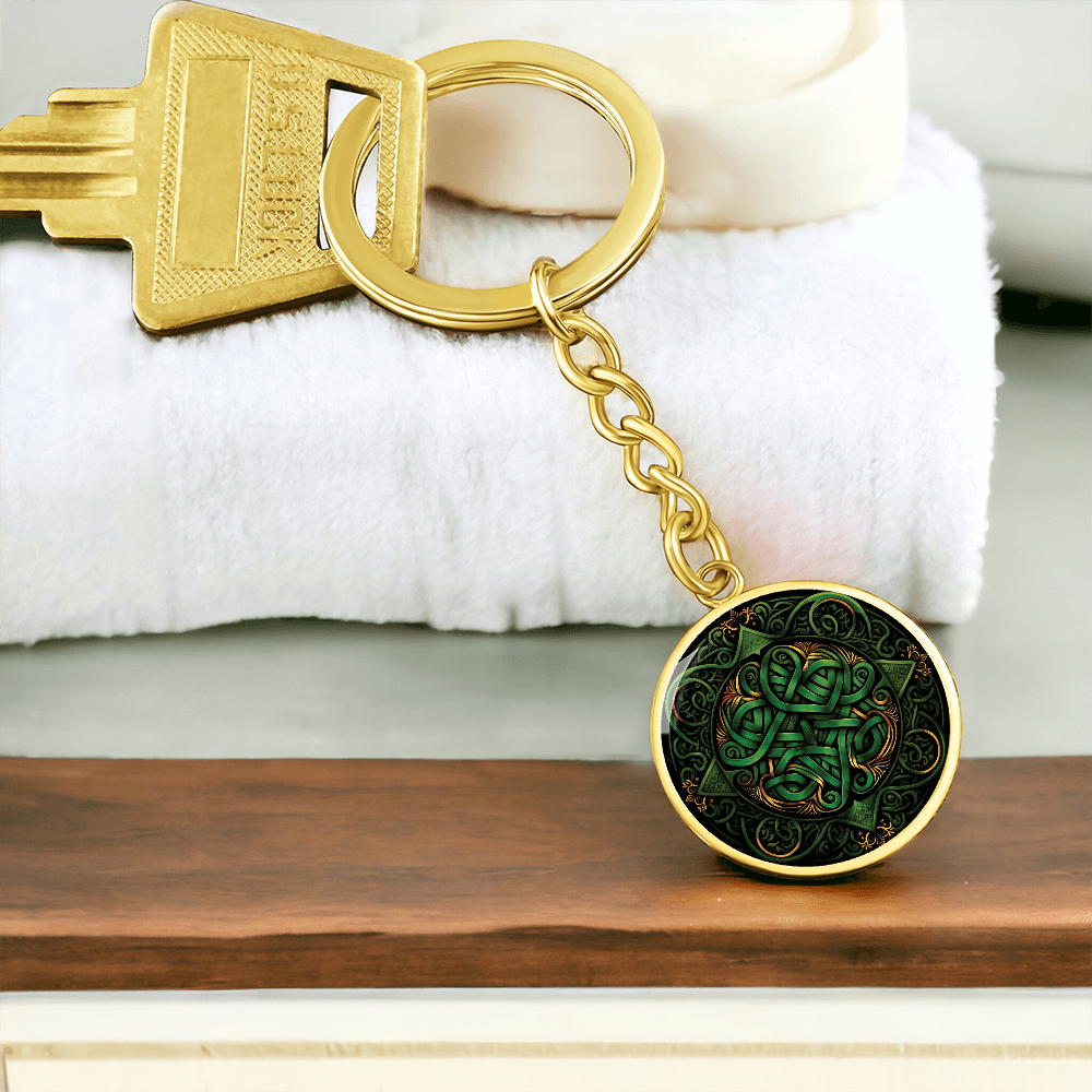 Green Celtic Knot Keychain - Romantic Pendant Jewelry