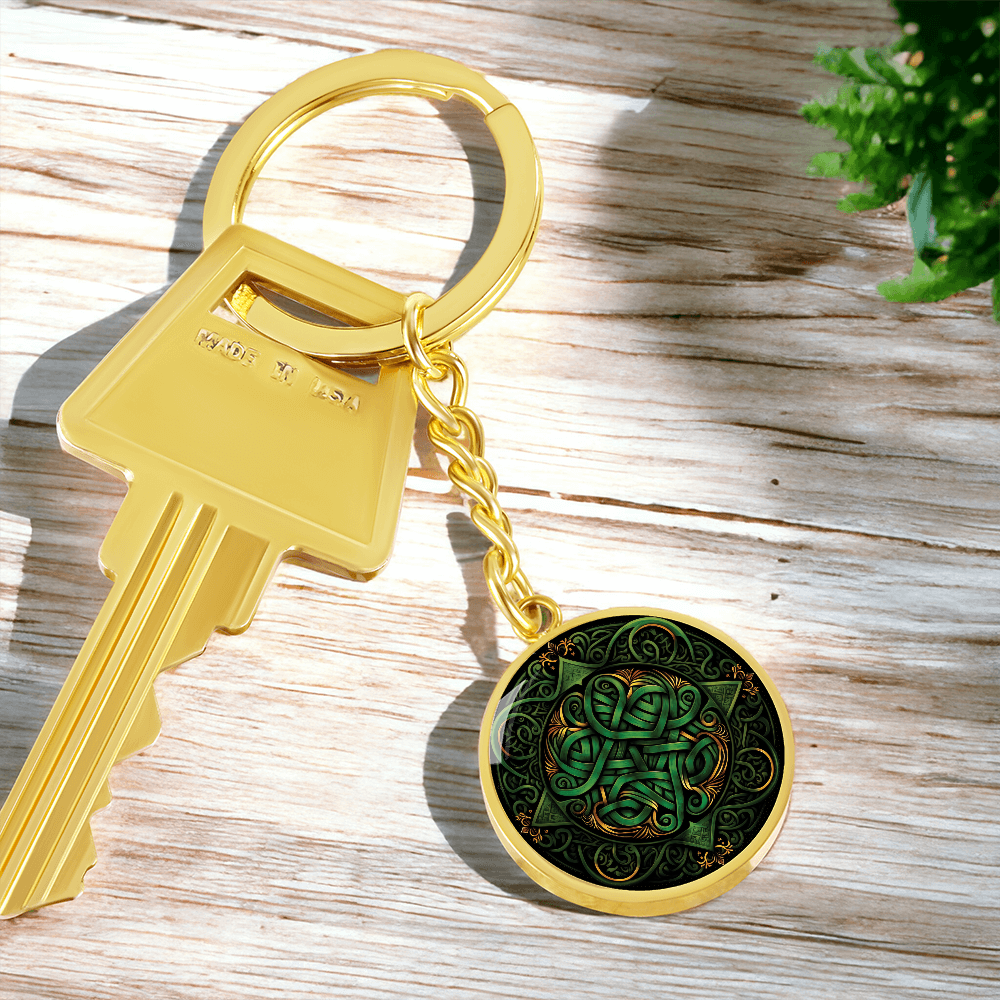Green Celtic Knot Keychain - Romantic Pendant Jewelry