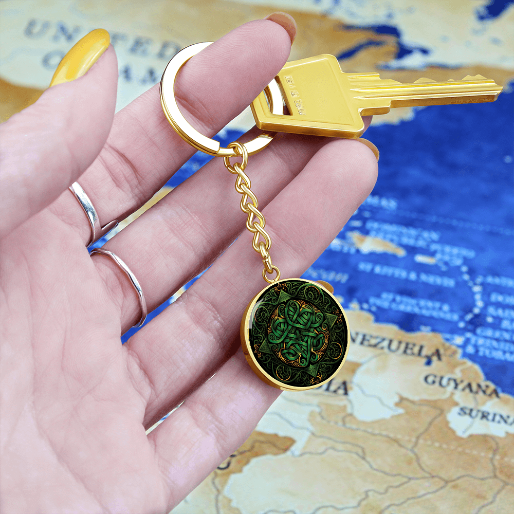 Green Celtic Knot Keychain - Romantic Pendant Jewelry